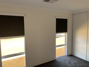 White Frame Onyx Fabric Single (2)